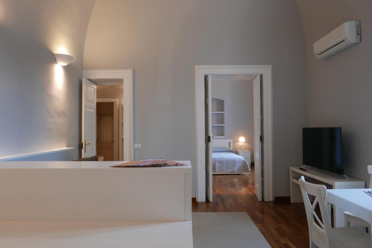 Suite 261 - Intero Appartamento Nel Centro Di バーリ エクステリア 写真