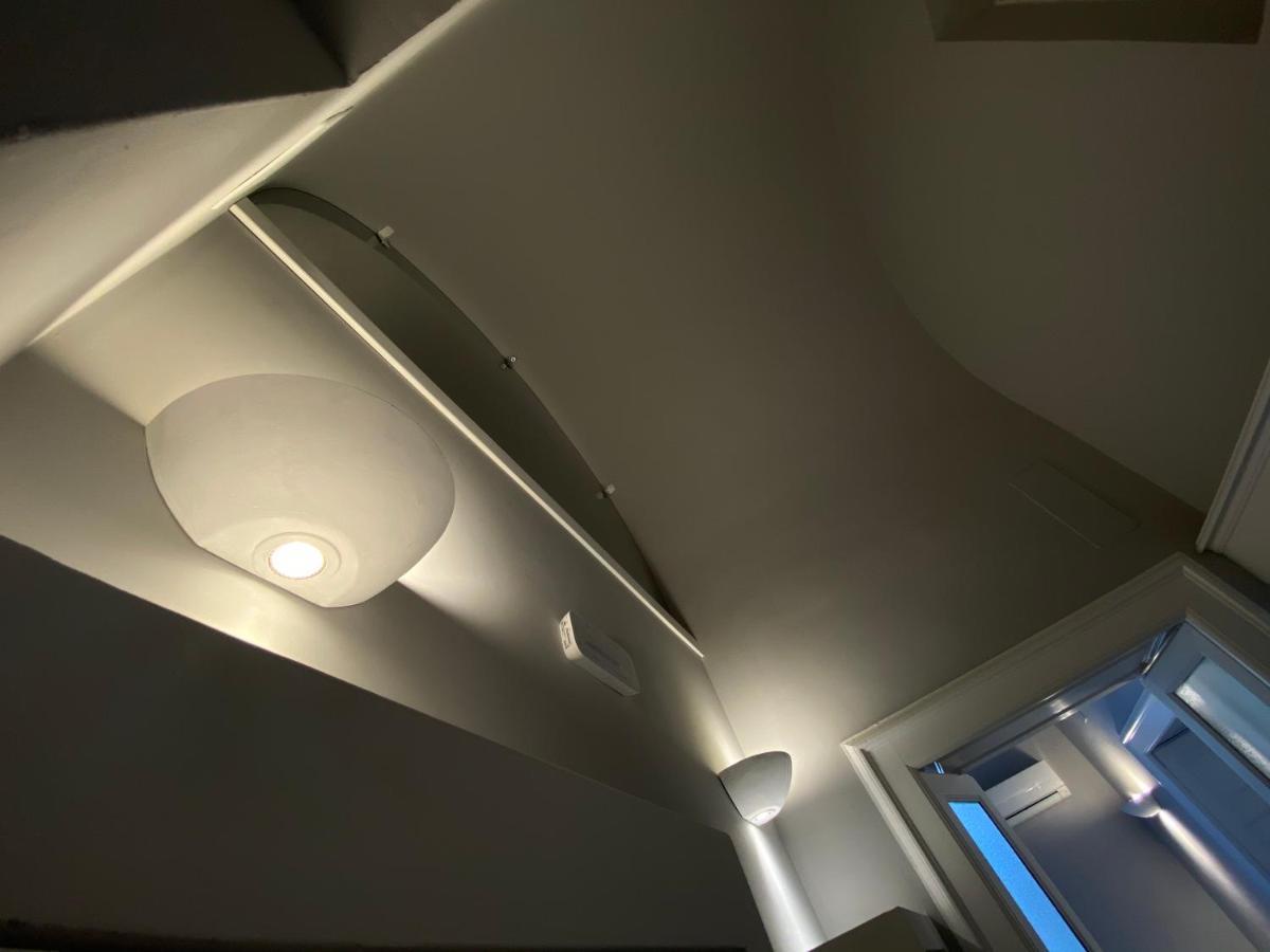 Suite 261 - Intero Appartamento Nel Centro Di バーリ エクステリア 写真