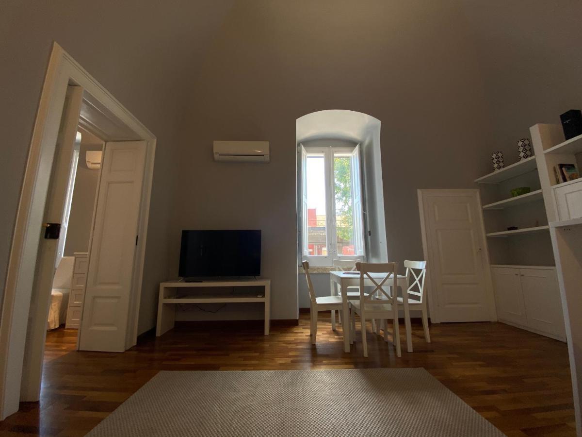 Suite 261 - Intero Appartamento Nel Centro Di バーリ エクステリア 写真